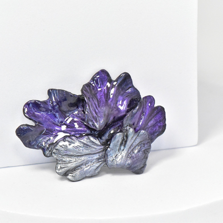 Narru- Brosa handmade din lut polimeric si rasina