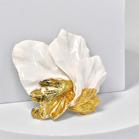 Narru- Brosa handmade din lut polimeric si rasina