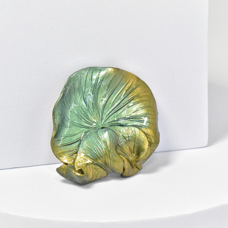 Broșe - Narru- Brosa handmade din lut polimeric si rasina