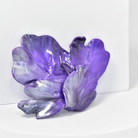 Narru- Brosa handmade din lut polimeric si rasina