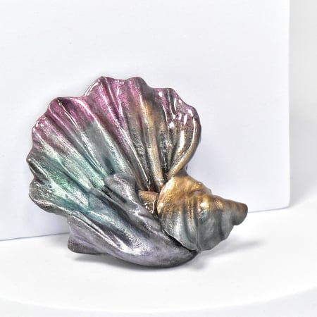 Narru- Brosa handmade din lut polimeric si rasina