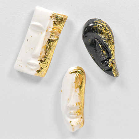 Broșe - Narru- Brosa handmade din lut polimeric si rasina