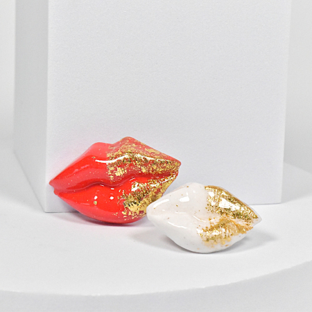 Broșe - Narru- Brosa handmade din lut polimeric si rasina