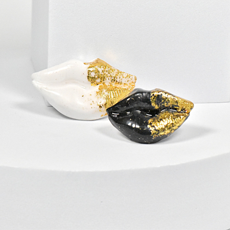 Broșe - Narru- Brosa handmade din lut polimeric si rasina