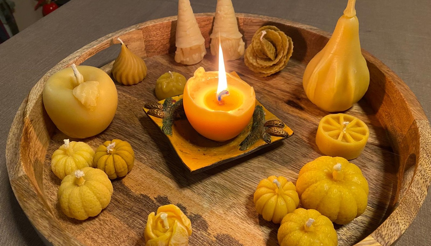 Lumânări din Ceară de Albine: Beneficii, Utilități și De Ce Sunt Alegerea Naturală