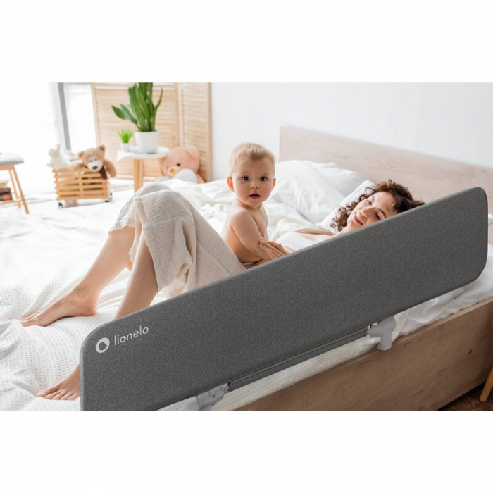 Bariera de protectie pentru pat, Lionelo, Lora XL, Pliabila, Sistem de blocare StandSafe, Geanta de transport inclusa, 150x46 cm, Conform cu BS 7972:2001+A1:2009, Gri [25]