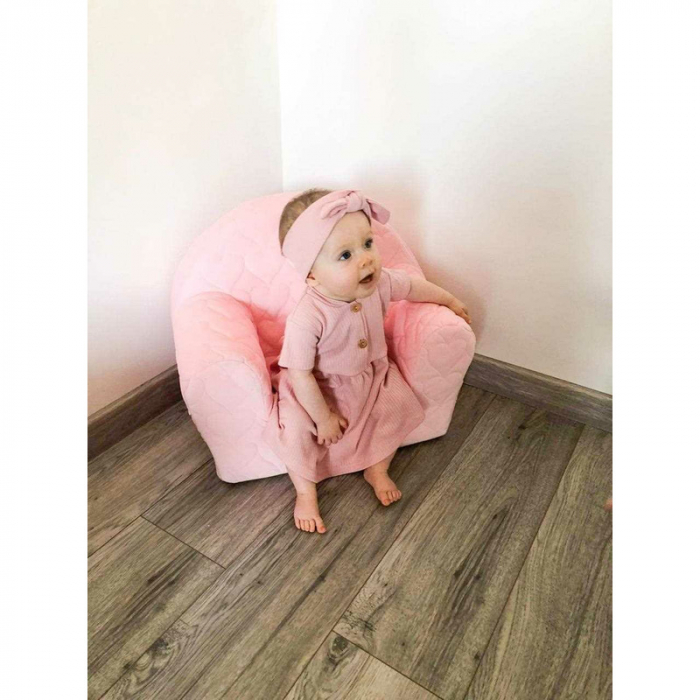 Fotoliu din burete pentru copii, Cu buzunar lateral, Din tesatura de catifea, Cu Husa detasabila, Hearts, Din materiale certificate Oeko Tex Standard 100, New Baby, 9 luni - 5 ani, Pink [5]