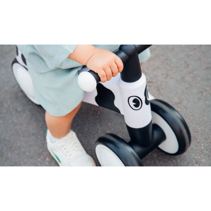 Lionelo - Bicicleta fara pedale, Sammy, Cu 4 roti, Din spuma EVA, Stabila, Manere moi, antiderapante, 12- 36 luni, Greutate maxima suportata 25 kg, Certificata EN 71-1:2014, EN 71-2:2011, EN 71-3:2019 [37]