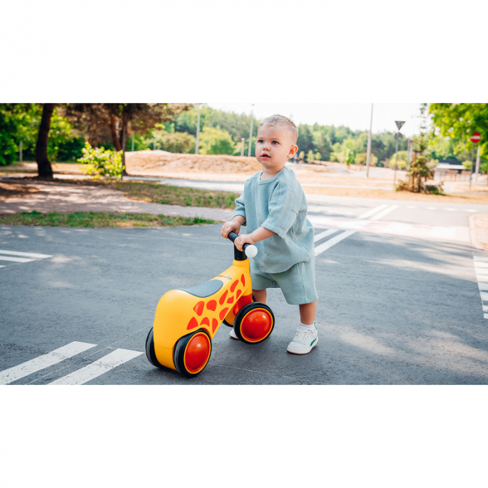 Lionelo - Bicicleta fara pedale, Sammy, Cu 4 roti, Din spuma EVA, Stabila, Manere moi, antiderapante, 12- 36 luni, Greutate maxima suportata 25 kg, Certificata EN 71-1:2014, EN 71-2:2011, EN 71-3:2019 [24]