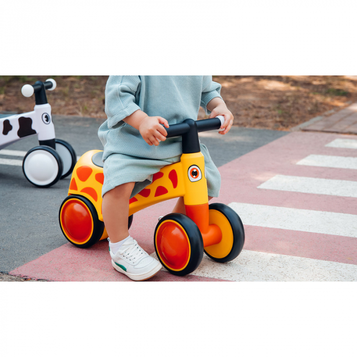 Lionelo - Bicicleta fara pedale, Sammy, Cu 4 roti, Din spuma EVA, Stabila, Manere moi, antiderapante, 12- 36 luni, Greutate maxima suportata 25 kg, Certificata EN 71-1:2014, EN 71-2:2011, EN 71-3:2019 [35]