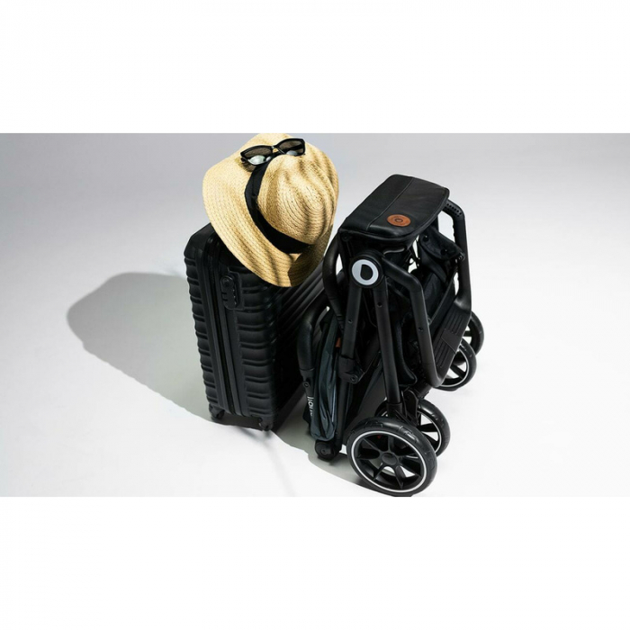 Lionelo - Carucior sport Cloe, De la nastere, Cu accesorii, Cadru din aluminiu, 0-22 kg, Usor, Pliabil cu o singura mana, Ideal pentru toate tipurile de suprafete, Verde smarald [29]