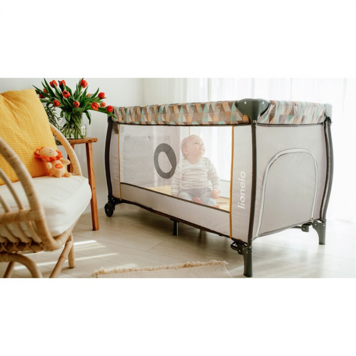 Lionelo - Patut pliant cu doua nivele Sven Plus, 120x60 cm, arcada jucarii, masuta de infasat, vibratii, melodii, conform cu standardele europeane de securitate EN716 si EN12221, Grey [42]