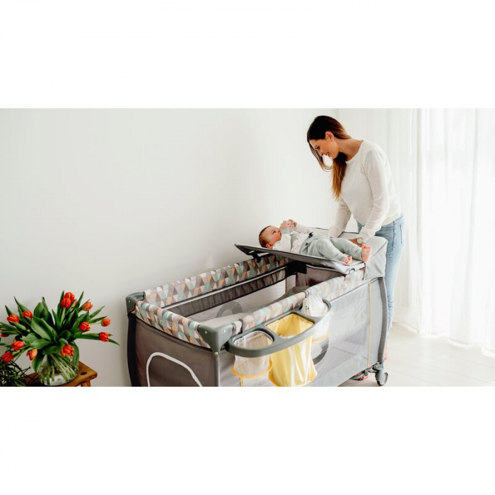 Lionelo - Patut pliant cu doua nivele Sven Plus, 120x60 cm, arcada jucarii, masuta de infasat, vibratii, melodii, conform cu standardele europeane de securitate EN716 si EN12221, Grey [40]