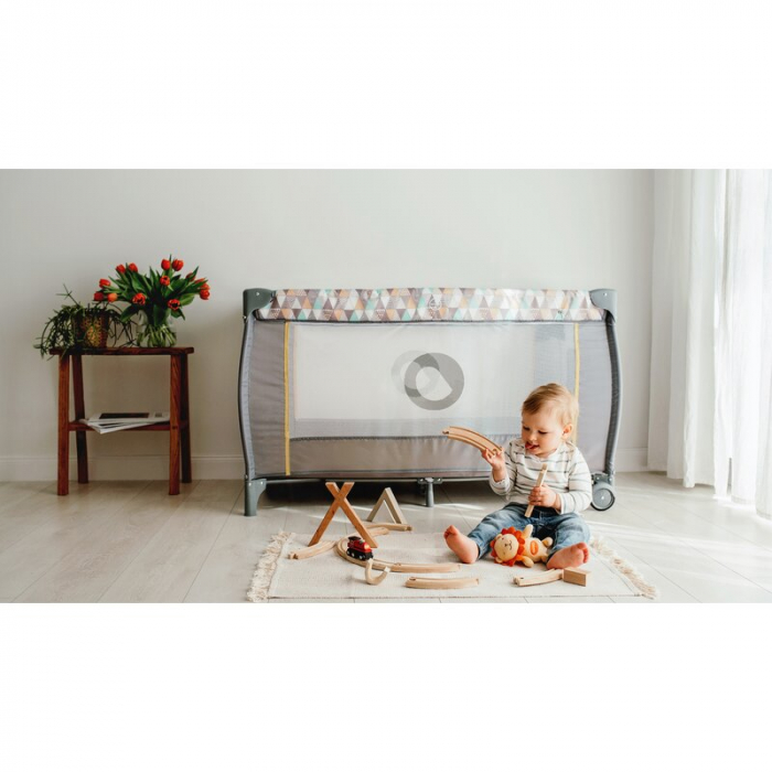 Lionelo - Patut pliant cu doua nivele Sven Plus, 120x60 cm, arcada jucarii, masuta de infasat, vibratii, melodii, conform cu standardele europeane de securitate EN716 si EN12221, Grey [43]