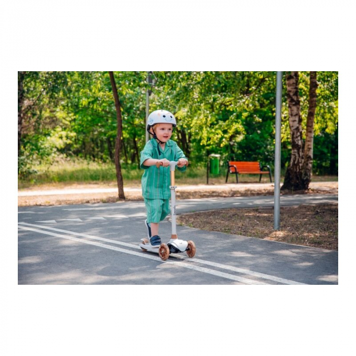 Lionelo - Trotineta pentru copii, Jessy, Pliabila, Pana la 50 Kg, Cu design ergonomic, Cu lumini LED, 56 x 26 x 67-82 cm, 3 ani+, Verde [26]