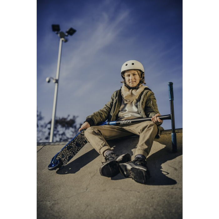 Lionelo - Trotineta Whizz, Pentru Acrobatii, Rulmenti ABEC-9, Sistemul de compresie IHC 9, 20 - 100 kg, Conform cu standardul european de securitate EN14619, Albastru [16]