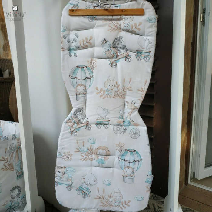 MimiNu - Salteluta pentru carucior, Reversibila, Cu doua fete, Din catifea matlasata si bumbac, Materiale certificate Oeko Tex Standard 100, Dimensiune 78 x 34 cm, Design, Zoo on Bikes Nugat/Beige [3]