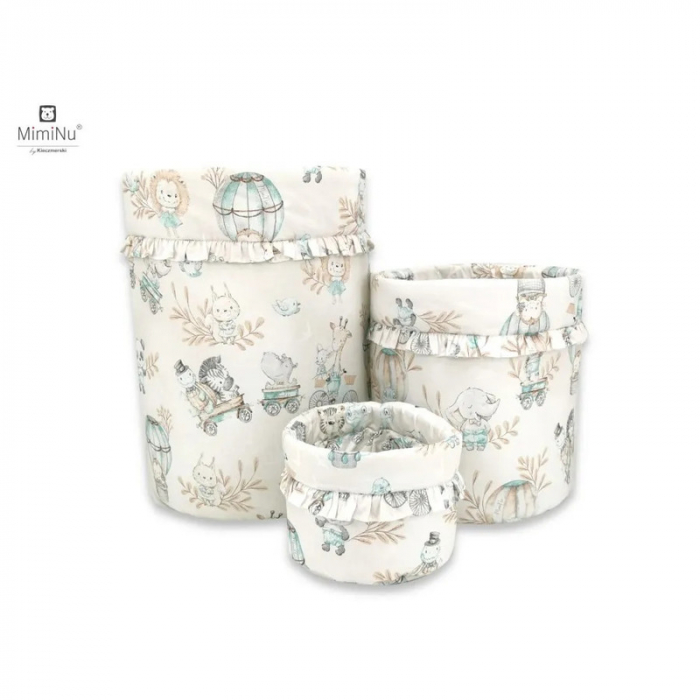 MimiNu - Set 3 cosuri rotunde cu dimensiuni generoase pentru depozitare jucarii, Cu volanase, Dimensiuni 50x35 cm, 35x30 cm, 19x23 cm, Din bumbac certificat Oeko Tex Standard 100, Design, Zoo on Bikes [1]