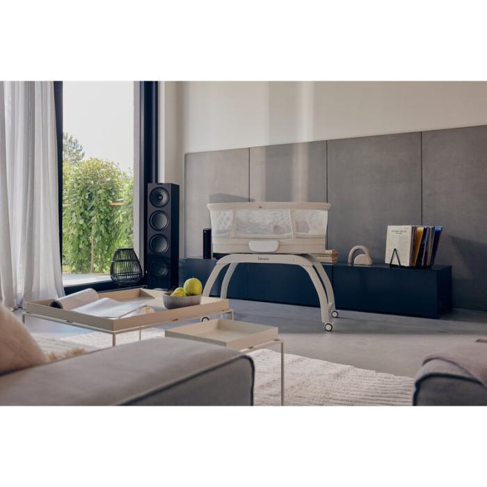 Patut balansoar, Lionelo, Coral, Cu landou ergonomic detasabil, Functie de balansare integrata, Functie de cantar, Sunete si cantece de leagan, Cu roti, Panou tactil sau telecomanda, 0-9 kg, EN 1130:2 [35]