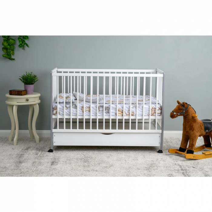 Patut din lemn bebe, 120x60 cm, Cu sertar cu capac, Din lemn de pin si mdf, Stabil si rezistent, Inaltime saltea reglabila pe 3 nivele, Laterala cu 3 bete detasabile, EN716-1, EN716-2, Alb, Qmini, May [6]