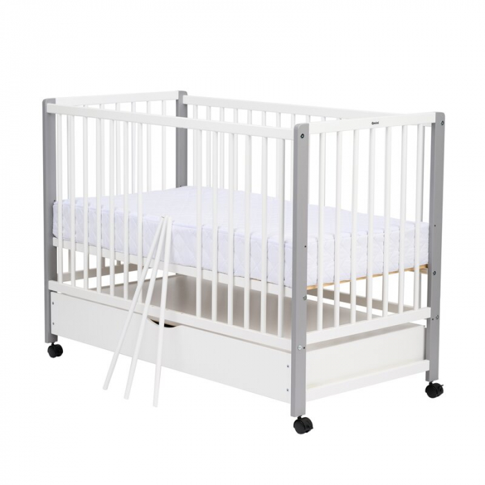Patut din lemn bebe, 120x60 cm, Cu sertar cu capac, Din lemn de pin si mdf, Stabil si rezistent, Inaltime saltea reglabila pe 3 nivele, Laterala cu 3 bete detasabile, EN716-1, EN716-2, Alb, Qmini, May [3]