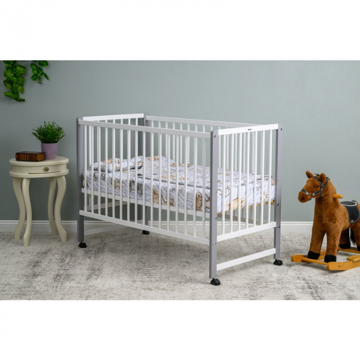 Patut din lemn bebe, 120x60 cm, Din lemn de pin si mdf, Stabil si rezistent, Inaltime saltea reglabila pe 3 nivele, Laterala cu 3 bete detasabile, EN716-1, EN716-2, Alb, Qmini, Maya + Saltea 12 cm [1]