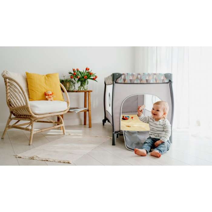 Patut pliant, Lionelo, Sven Plus, 120x60 cm, Cu doua nivele, Cu arcada jucarii, masuta de infasat, vibratii, melodii, conform cu standardele europeane de securitate EN716 si EN12221, Bej Latte [25]