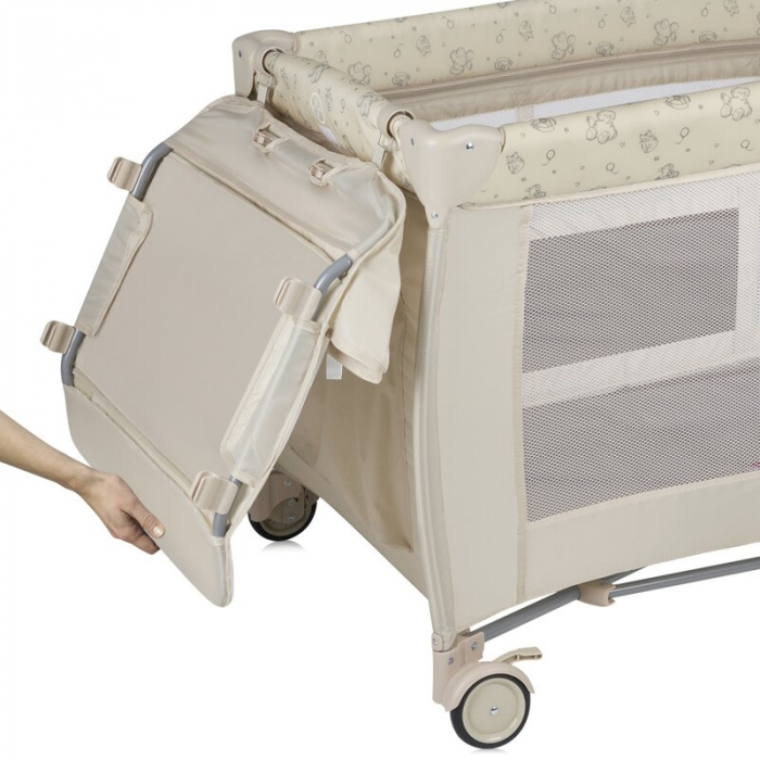 Patut pliant, Lionelo, Sven Plus, 120x60 cm, Cu doua nivele, Cu arcada jucarii, masuta de infasat, vibratii, melodii, conform cu standardele europeane de securitate EN716 si EN12221, Bej Latte [17]