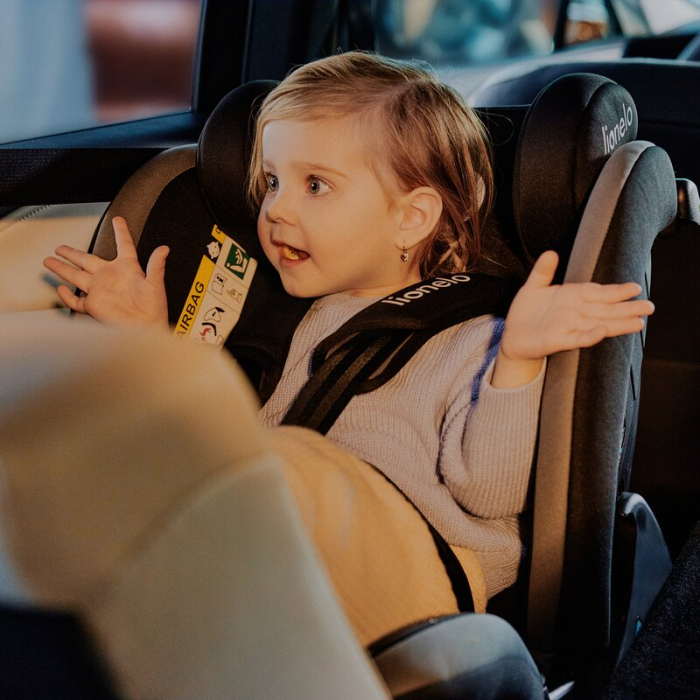 Scaun auto, Lionelo, Aart i-Size, Cu spatar inclinabil in 4 pozitii, Cu tetiera reglabila in 13 pozitii, 0-36 Kg, 40-150 cm, Cu centura siguranta in 3 puncte, Conform cu ECE R129/03, Negru/Rosu [24]