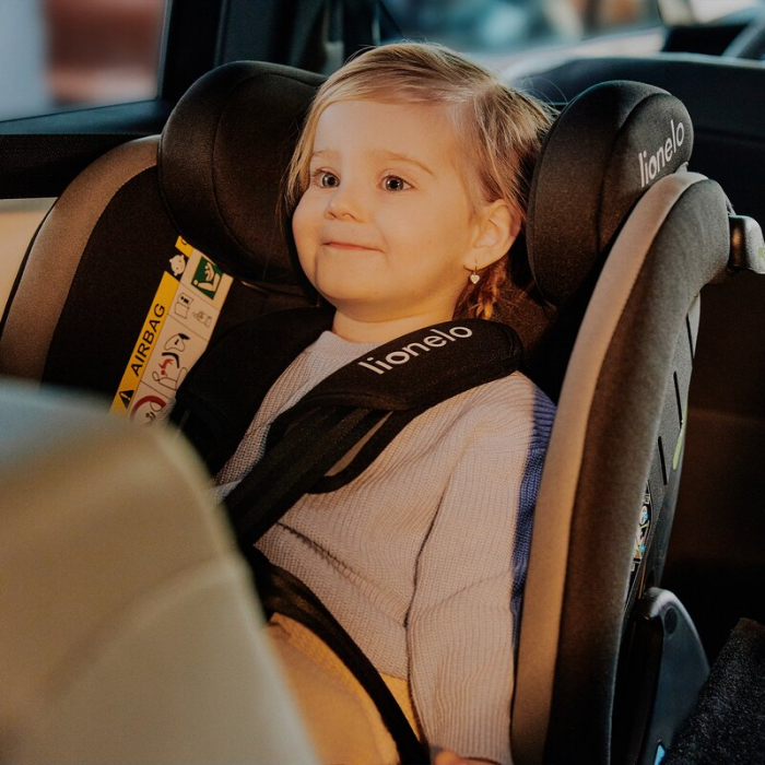 Scaun auto, Lionelo, Aart i-Size, Cu spatar inclinabil in 4 pozitii, Cu tetiera reglabila in 13 pozitii, 0-36 Kg, 40-150 cm, Cu centura siguranta in 3 puncte, Conform cu ECE R129/03, Negru/Rosu [26]