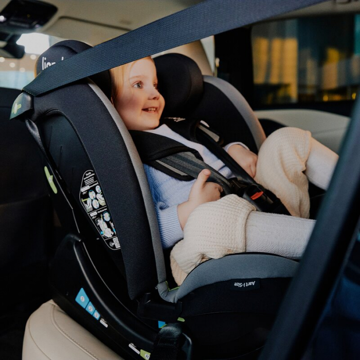 Scaun auto, Lionelo, Aart i-Size, Cu spatar inclinabil in 4 pozitii, Cu tetiera reglabila in 13 pozitii, 0-36 Kg, 40-150 cm, Cu centura siguranta in 3 puncte, Conform cu ECE R129/03, Negru/Rosu [23]