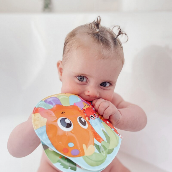 Set 15 jucarii de baie, Playgro, Include 5 animalute, o ratusca plutitoare, o carticica si 8 cupe pentru stivuire, Plastic, Fara BPA, 6 luni+, Bath Fun Play Pack [17]