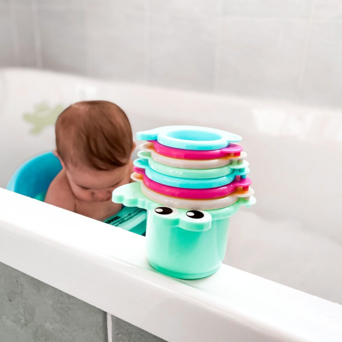 Set 15 jucarii de baie, Playgro, Include 5 animalute, o ratusca plutitoare, o carticica si 8 cupe pentru stivuire, Plastic, Fara BPA, 6 luni+, Bath Fun Play Pack [15]
