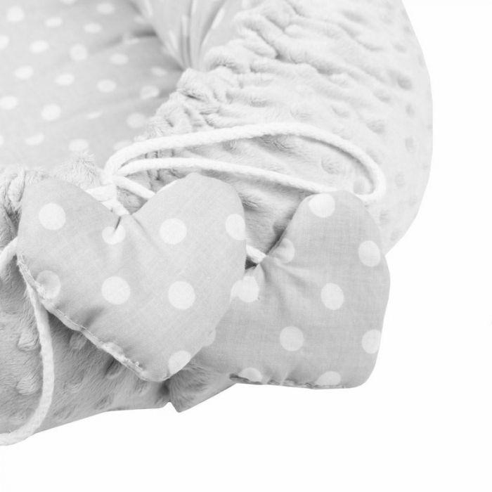Set 3 piese , cosulet Baby Nest 75x55 cm , paturica si pernuta in forma de inima, New Baby, Minky Heart Grey [6]