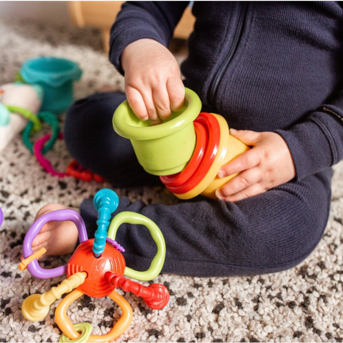 Set jucarii interactive, Playgro, Include 6 cupe pentru stivuire, 6 inele, o jucarie din plus si o jucarie cu ventuza, 6 luni+, Sensory Llama Explore and Play Gift Pack [15]