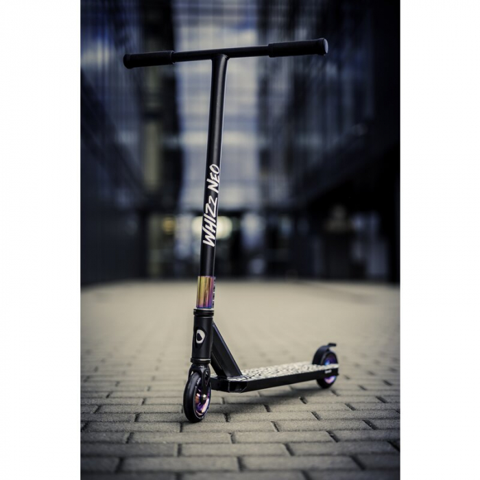 Trotineta, Lionelo, Whizz, Pentru Acrobatii, Rulmenti ABEC-9, Sistemul de compresie IHC 9, 20 - 100 kg, Conform cu standardul european de securitate EN14619, Multicolor [17]