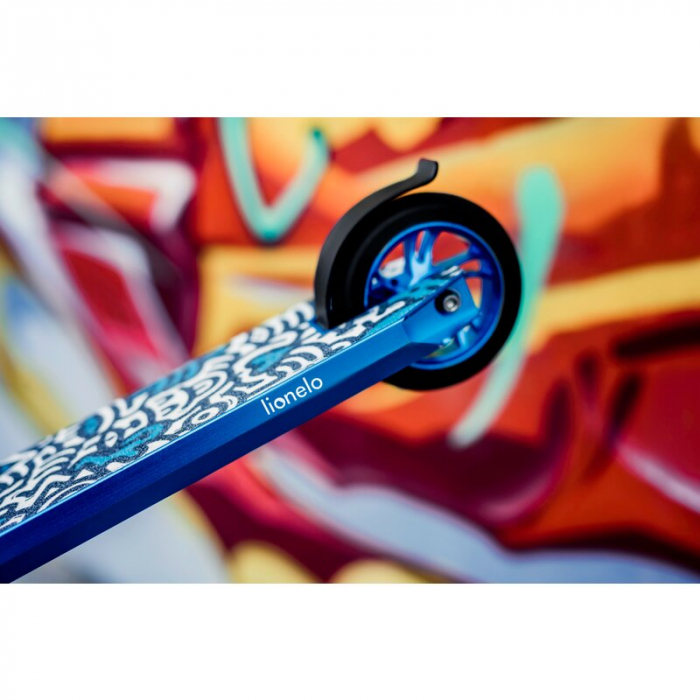 Trotineta, Lionelo, Whizz, Pentru Acrobatii, Rulmenti ABEC-9, Sistemul de compresie IHC 9, 20 - 100 kg, Conform cu standardul european de securitate EN14619, Multicolor [16]