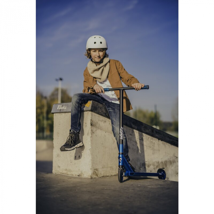 Trotineta, Lionelo, Whizz, Pentru Acrobatii, Rulmenti ABEC-9, Sistemul de compresie IHC 9, 20 - 100 kg, Conform cu standardul european de securitate EN14619, Multicolor [43]