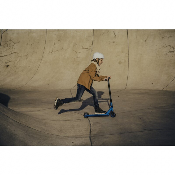 Trotineta, Lionelo, Whizz, Pentru Acrobatii, Rulmenti ABEC-9, Sistemul de compresie IHC 9, 20 - 100 kg, Conform cu standardul european de securitate EN14619, Multicolor [42]