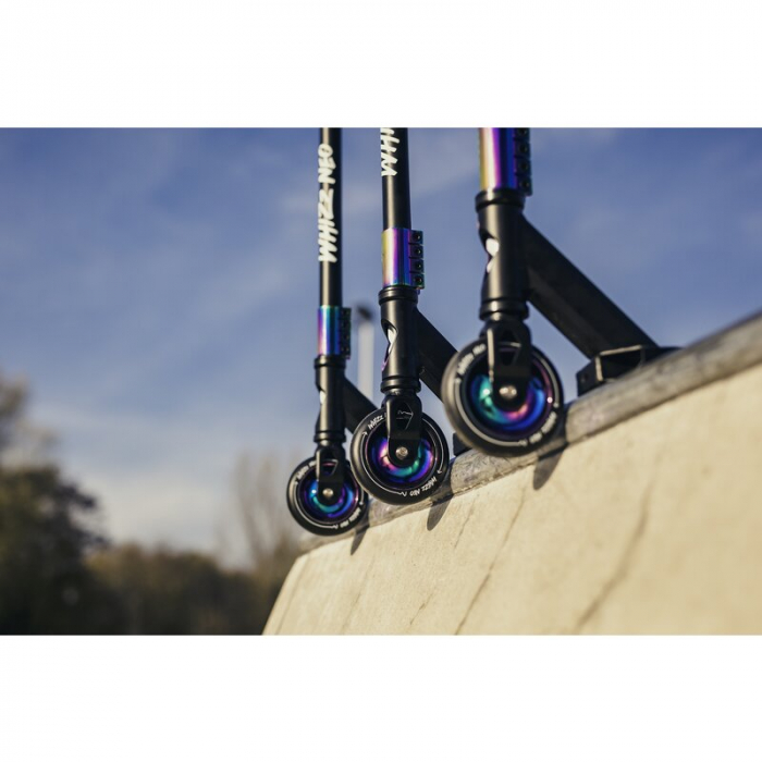 Trotineta, Lionelo, Whizz, Pentru Acrobatii, Rulmenti ABEC-9, Sistemul de compresie IHC 9, 20 - 100 kg, Conform cu standardul european de securitate EN14619, Multicolor [46]
