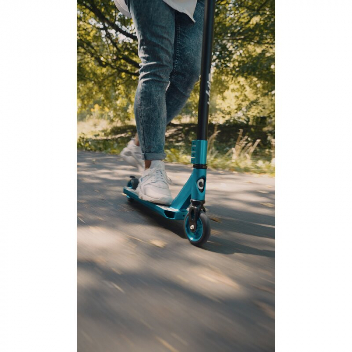 Trotineta, Lionelo, Whizz, Pentru Acrobatii, Rulmenti ABEC-9, Sistemul de compresie IHC 9, 20 - 100 kg, Conform cu standardul european de securitate EN14619, Verde/Negru [17]