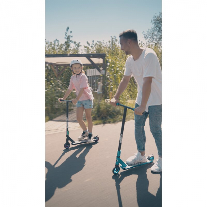 Trotineta, Lionelo, Whizz, Pentru Acrobatii, Rulmenti ABEC-9, Sistemul de compresie IHC 9, 20 - 100 kg, Conform cu standardul european de securitate EN14619, Verde/Negru [18]