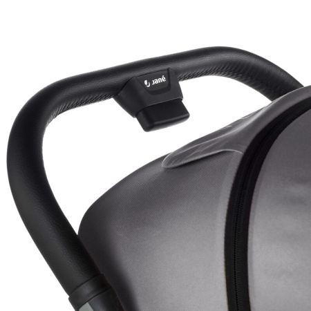 Carucior sport, Jane, Clap, Sistem compact de pliere care permite transportul caruciorului la bordul aeronavei, Cadru din aluminium, De la nastere pana la 26Kg, Conform cu standardul european EN 1888- [18]