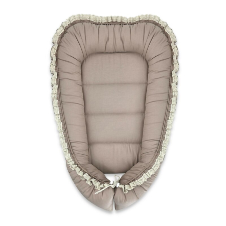 Cosuri de dormit - Cosulet bebelus, MimiNu, Premium, Pentru dormit, Baby Nest 55 x 75 cm, Cu Volanase si dantela, Husa 100% bumbac, Din bumbac certificat Oeko Tex Standard 100, Mocha