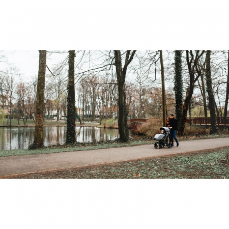 Lionelo - Carucior sport Annet Plus, De la nastere, Cu accesorii si capotina XXL reglabila, 0 - 22 Kg, Conform cu standardele europene de securitate EN1888-1 si EN1888-2, Negru [16]