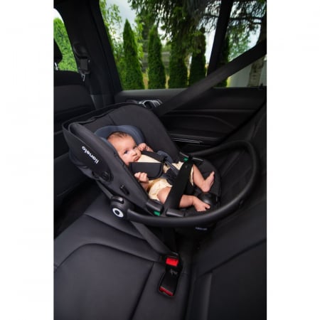 Lionelo - Scoica auto i-Size Astrid, Include baza Isofix, 0-13 Kg, 40-87 cm, Cu maner si capotina reglabile, Cu protectie laterala avansata, Salteluta confortabila , Conform cu R129, Negru/Gri [36]
