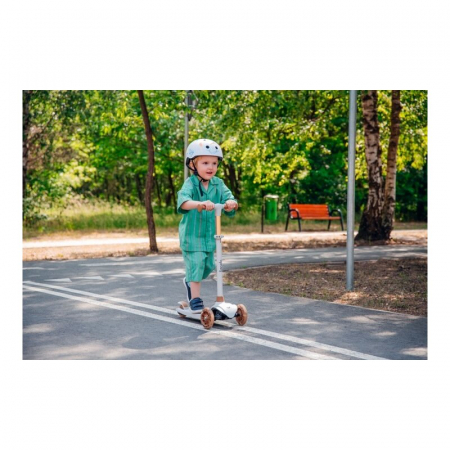 Lionelo - Trotineta pentru copii, Jessy, Pliabila, Pana la 50 Kg, Cu design ergonomic, Cu lumini LED, 56 x 26 x 67-82 cm, 3 ani+, Verde [25]