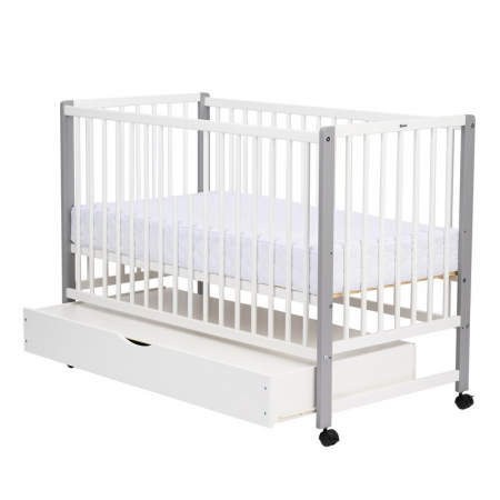Patut din lemn bebe, 120x60 cm, Cu sertar cu capac, Din lemn de pin si mdf, Stabil si rezistent, Inaltime saltea reglabila pe 3 nivele, Laterala cu 3 bete detasabile, EN716-1, EN716-2, Alb, Qmini, May [7]