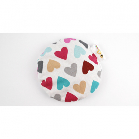Pernuta anticolici umpluta cu samburi de cirese, Cu husa din bumbac, Diametru 14 cm, Pastel Hearts [1]