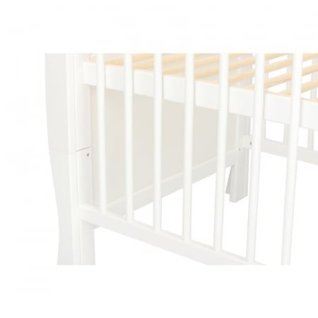Qmini - Patut din lemn Julia 120x60 cm, multifunctional, cu sertar, Cu sina speciala pentru dentitie, EN716-1, EN716-2, Alb + Saltea 8 cm [13]